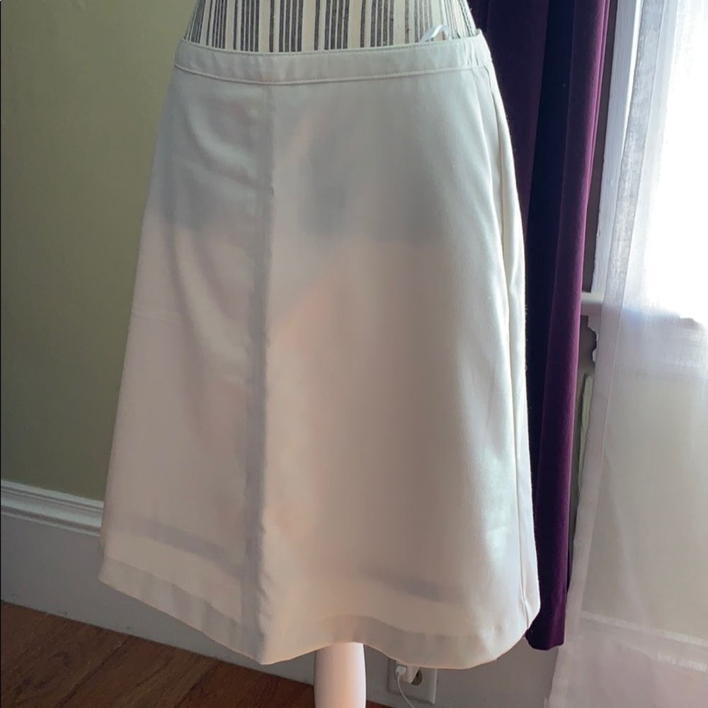 Jones New York A-line skirt. Off-white